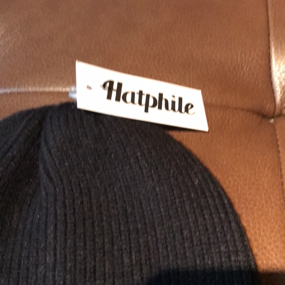 Winter hat - Picture 3 of 3